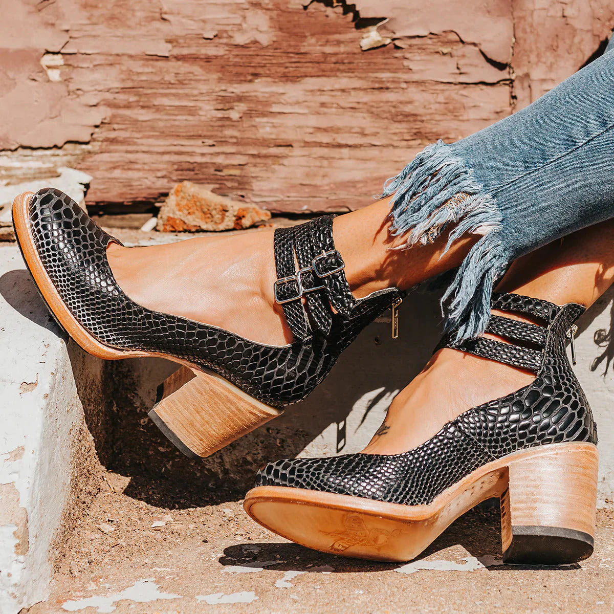 CAMILLE | Pumps mit Riemen — bequemer Blockabsatz - Image 6