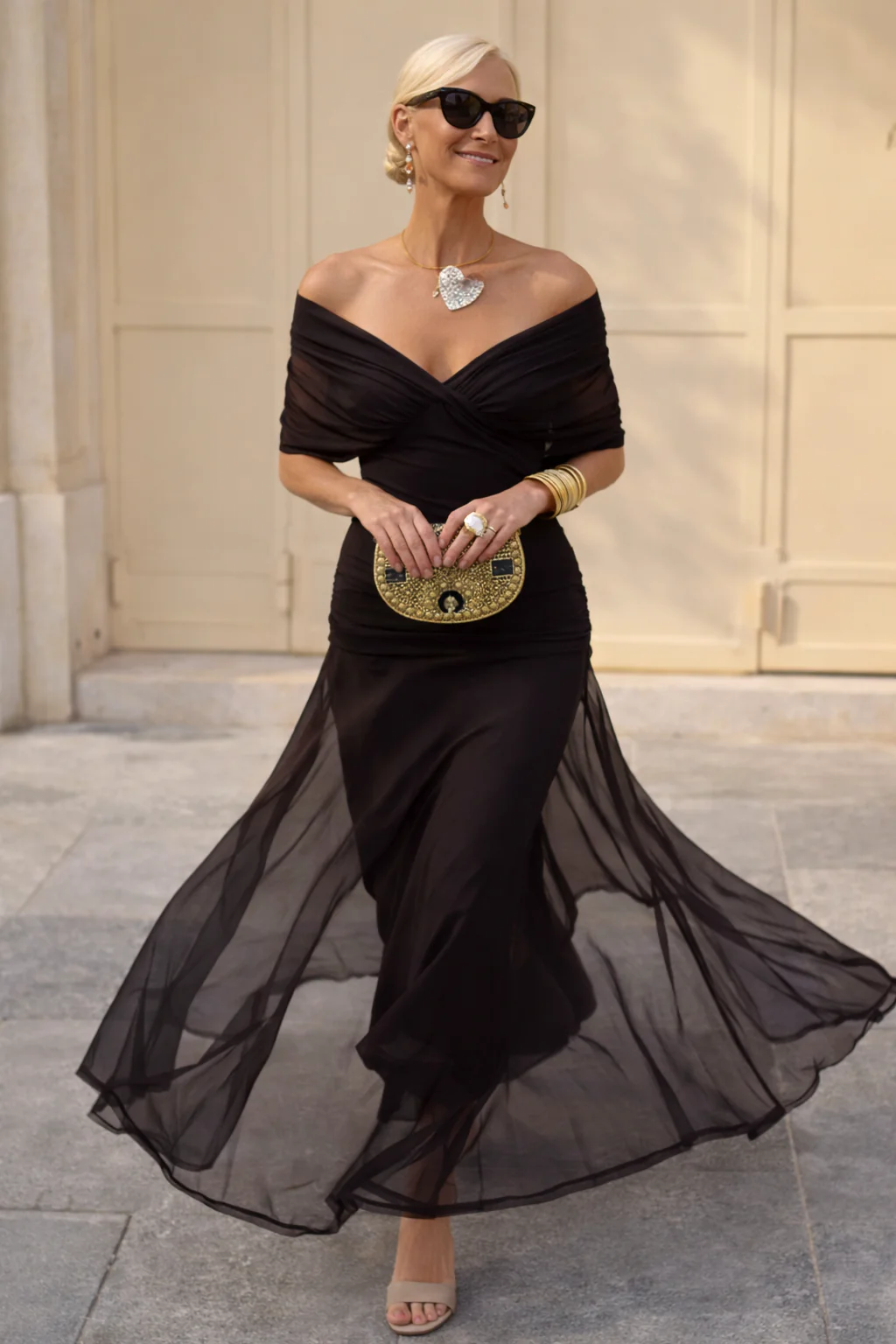 Elegantes Maxikleid für Feste mit V-Ausschnitt - Image 10