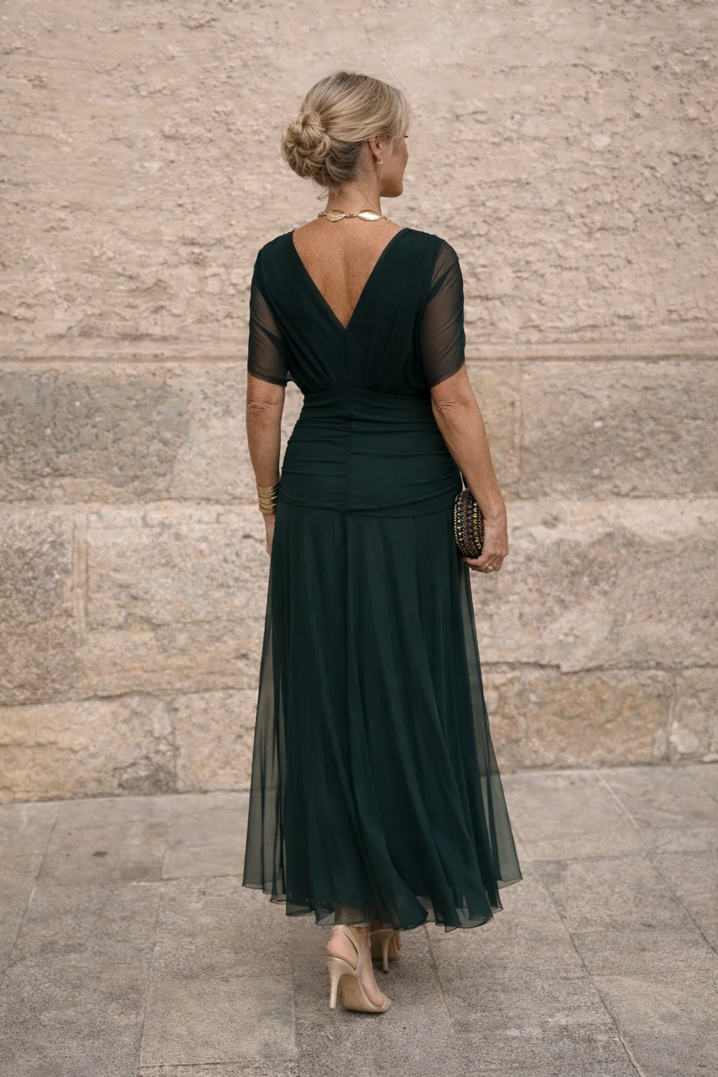 Elegantes Maxikleid für Feste mit V-Ausschnitt - Image 3