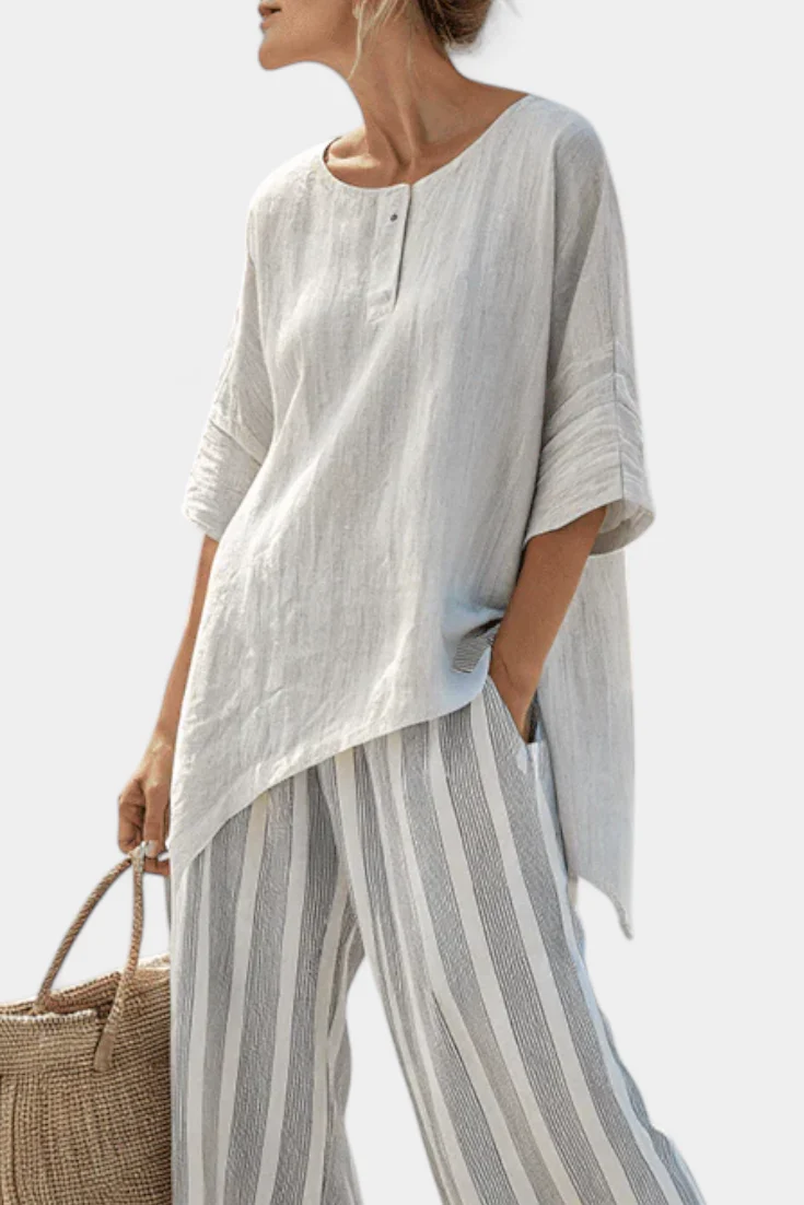 Fiorella – elegante asymmetrische Bluse und gestreifte Hose - Image 2
