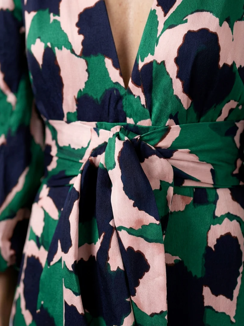 Isolde | V-Ausschnitt Bindegürtel Langarm Maxikleid - Image 3
