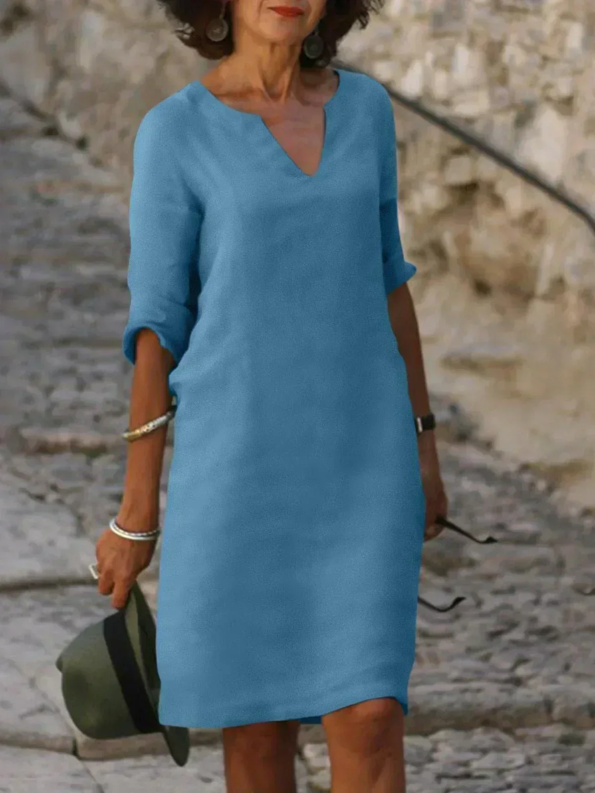 Lola - Lässiges V-Ausschnitt-Kleid - Image 11