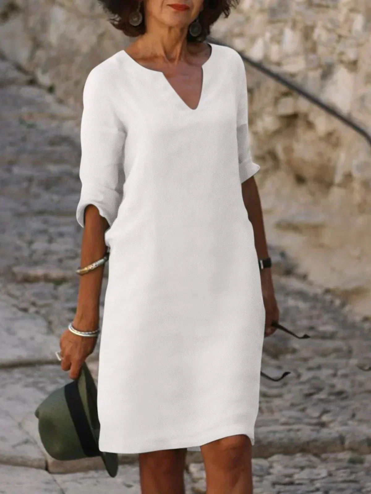 Lola - Lässiges V-Ausschnitt-Kleid - Image 8