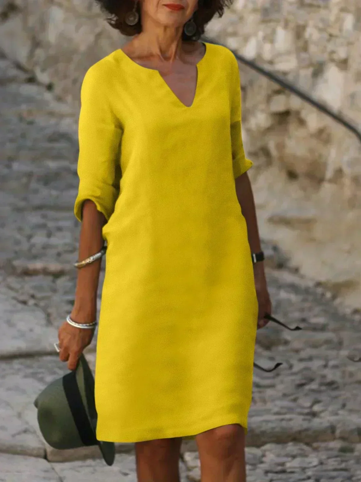 Lola - Lässiges V-Ausschnitt-Kleid - Image 9