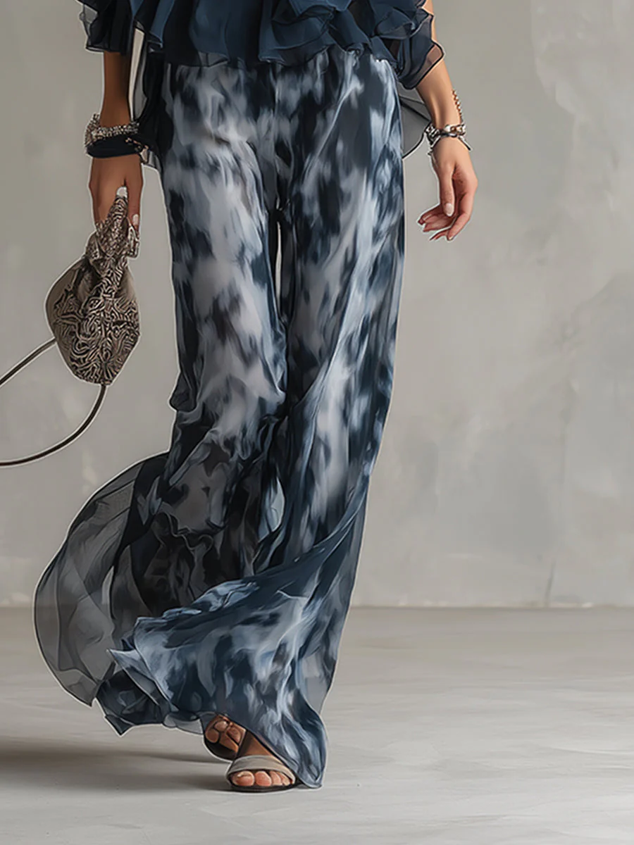 Ludovica – Schickes Ensemble mit hochgeschlossenem Blusenshirt und fließenden bedruckten Hosen - Image 6