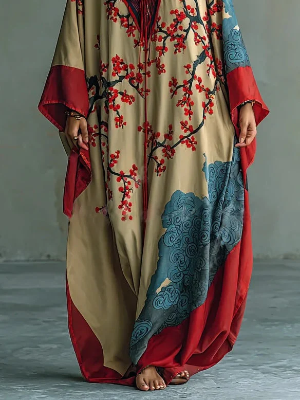 Maxi-Kleid mit Fledermausärmeln und japanischem Rot-Pflaumenblüten-Druck - Image 3