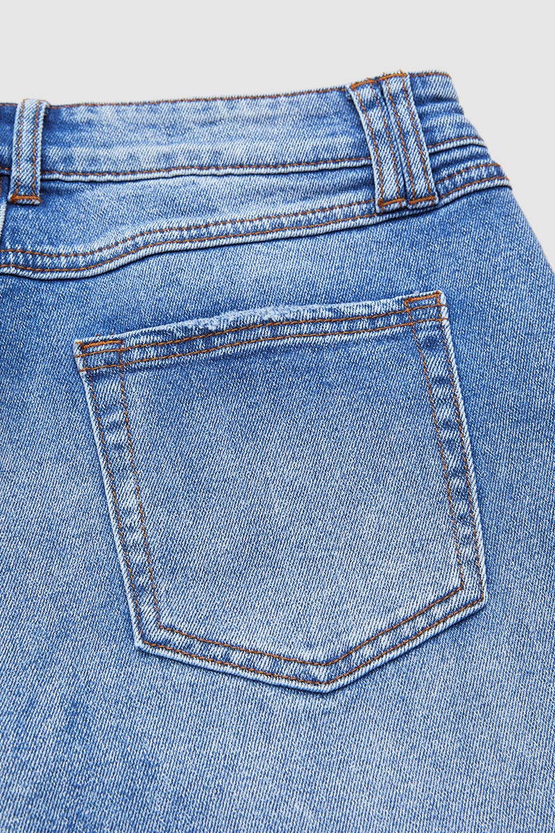 Jeans mit mittelhohem Bund und gerader Passform - Image 9
