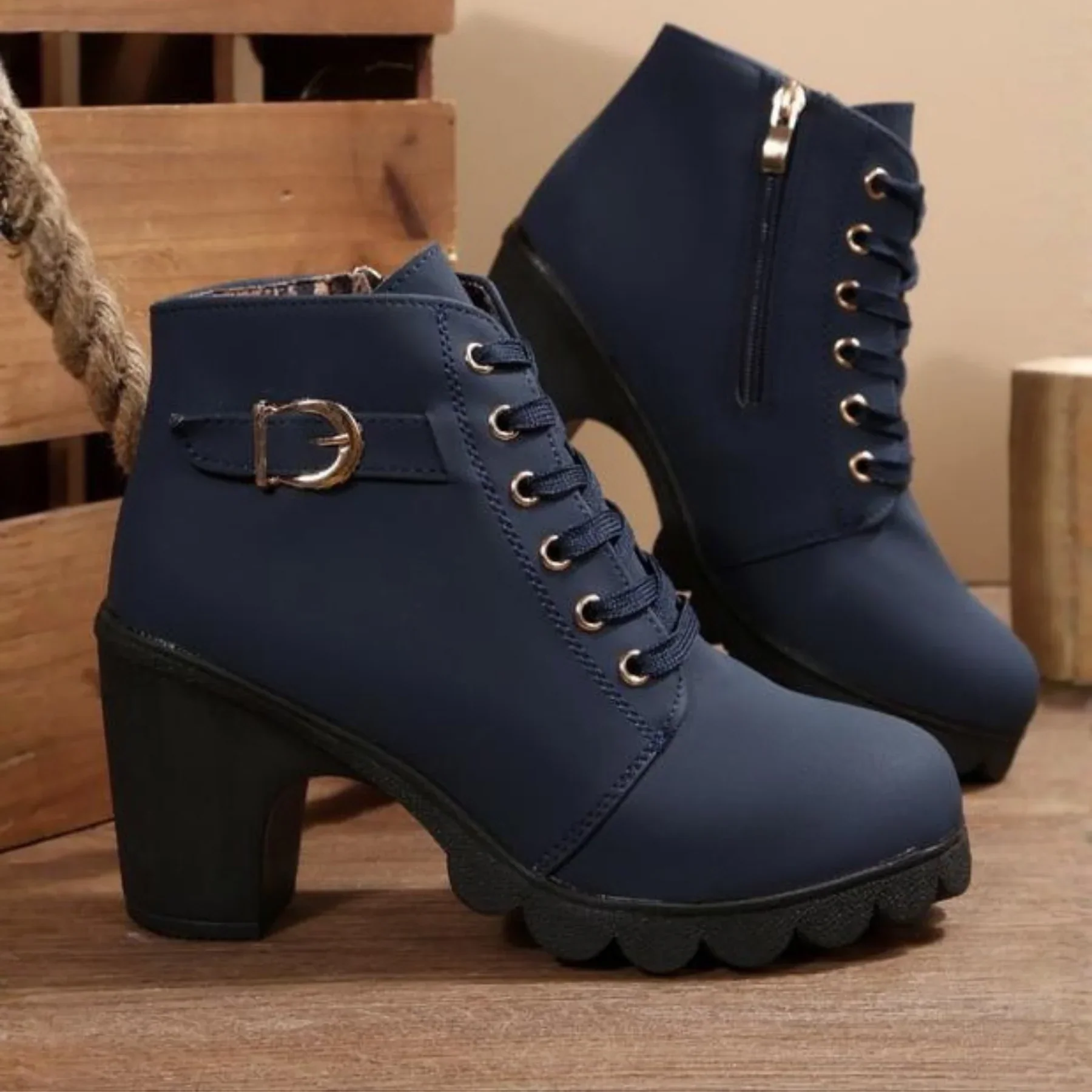 Mina™ - Schicke Schnürstiefeletten mit Metallschnalle - Image 4
