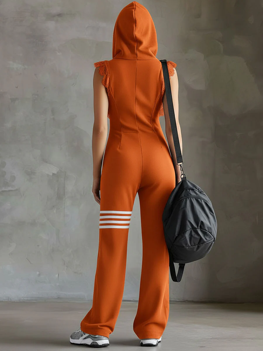 Retro-inspirierter schwarzer ärmelloser Kapuzen-Jumpsuit mit sportlichen Spitzenstreifen - Image 10