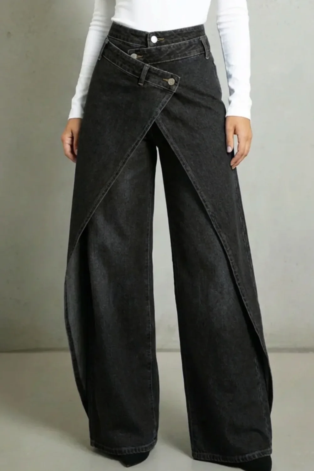 Vintage-inspirierte High-Waisted Denim-Jeans mit Rüschenbund und Bindegürtel - Image 3